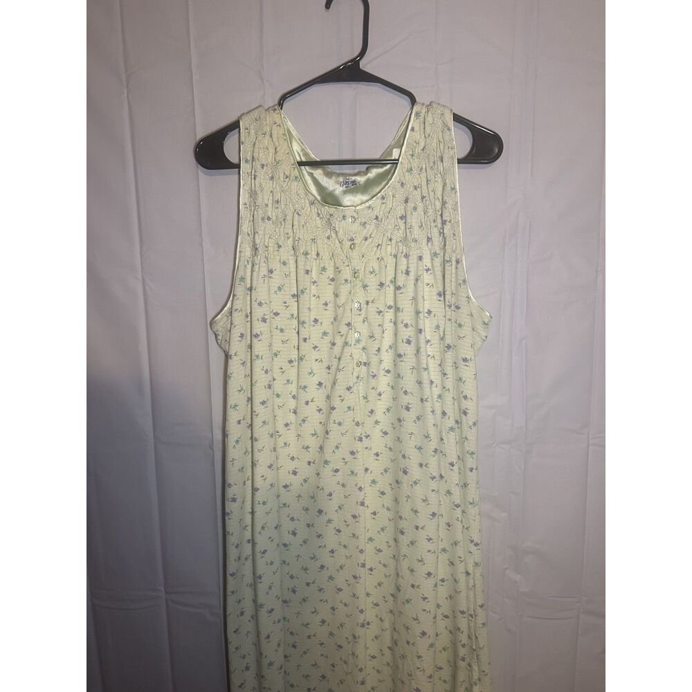 Vintage Style Cottagecore Grandmacore Floral House Dress Nightgown 90s